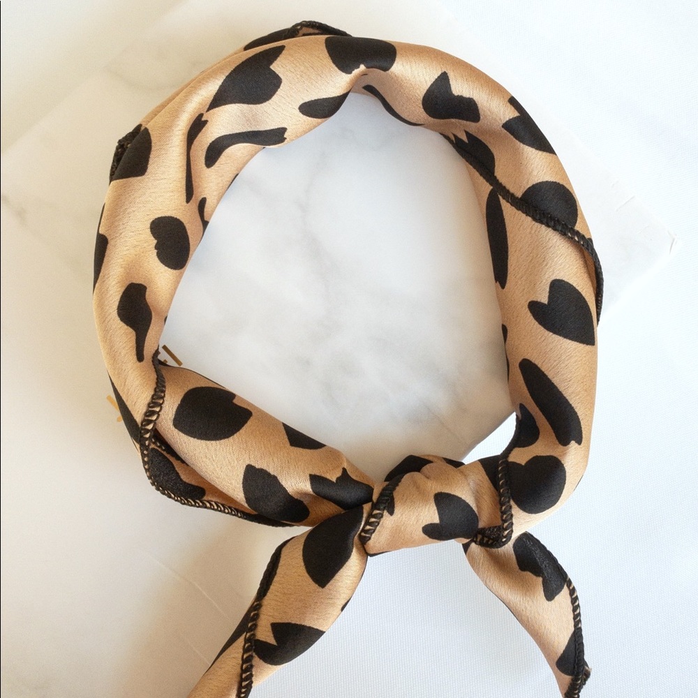 Leopard Print Versatile Expression Scarf